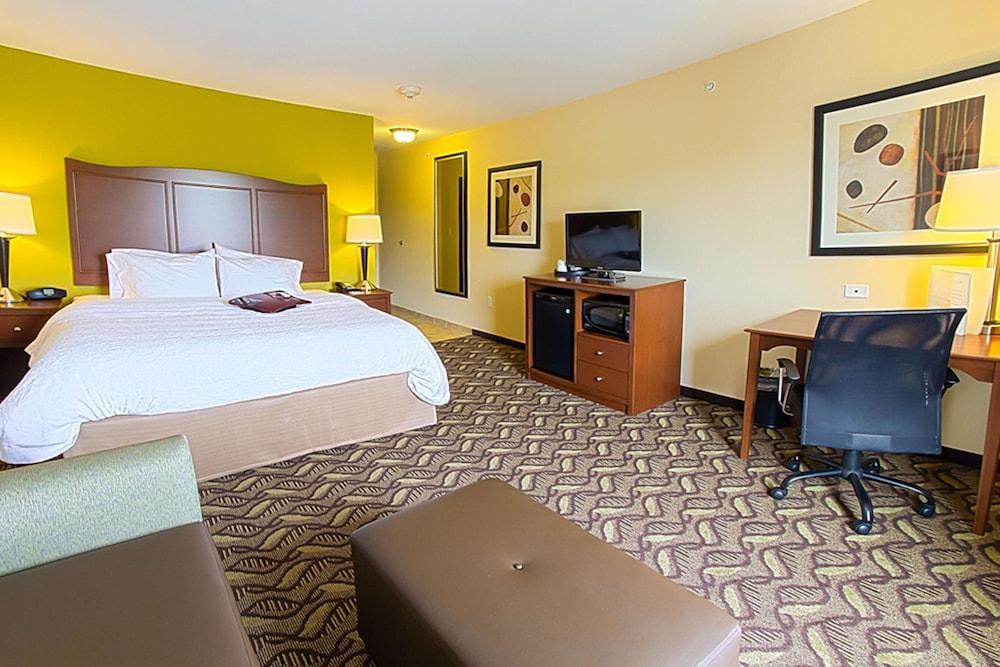 Hampton Inn Dekalb - Near The University Exterior photo