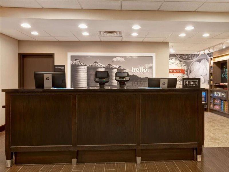 Hampton Inn Dekalb - Near The University Exterior photo