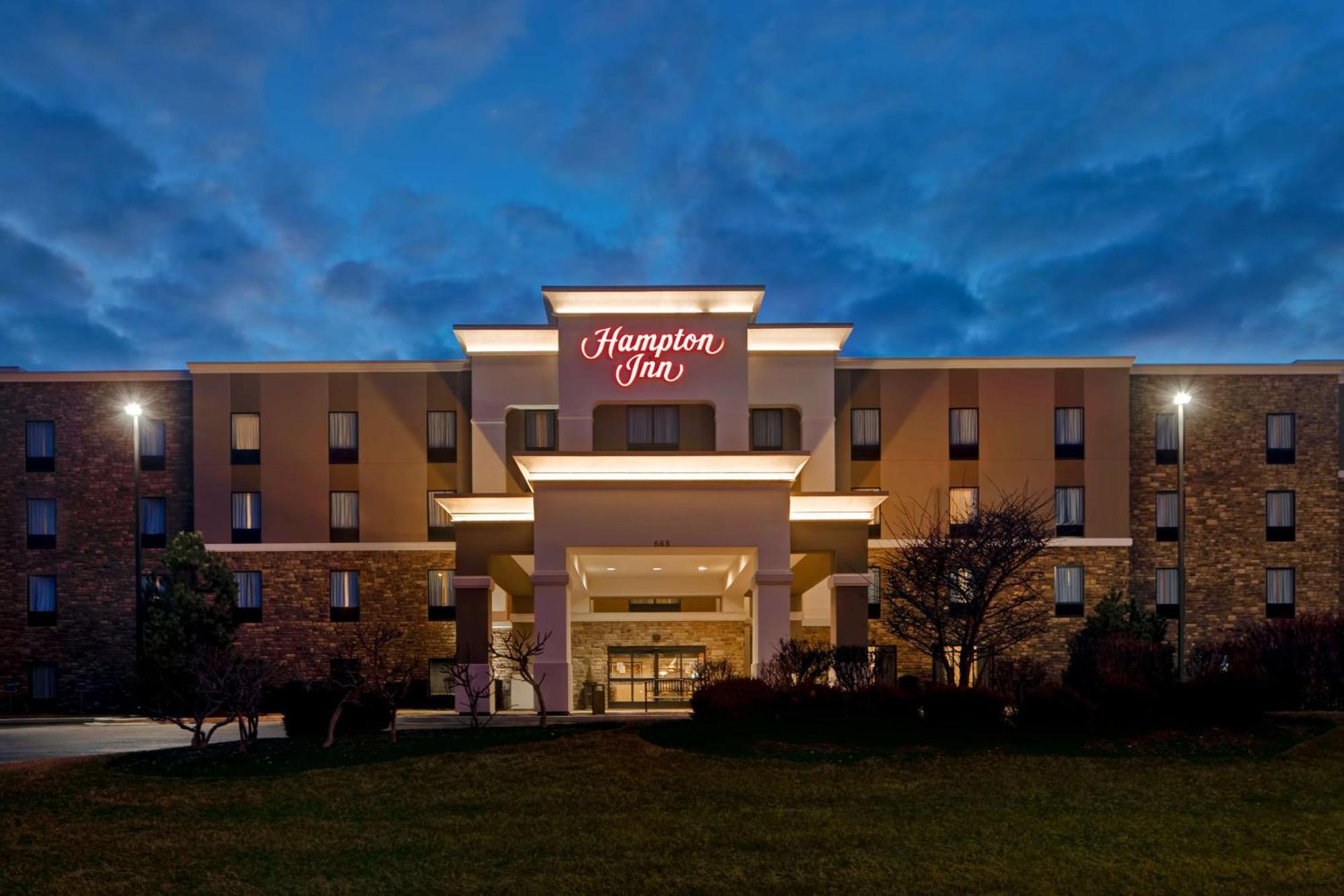 Hampton Inn Dekalb - Near The University Exterior photo