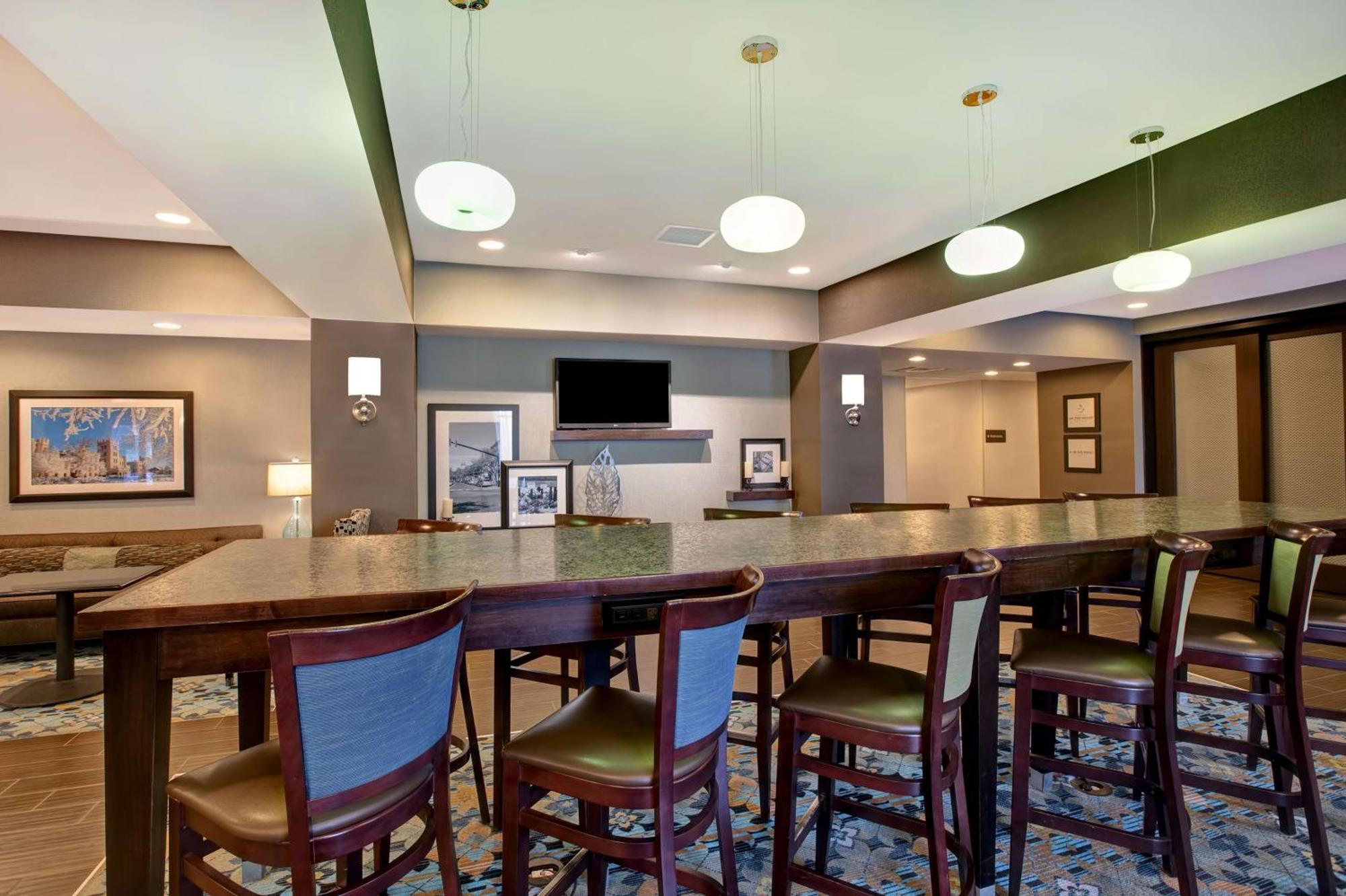 Hampton Inn Dekalb - Near The University Exterior photo