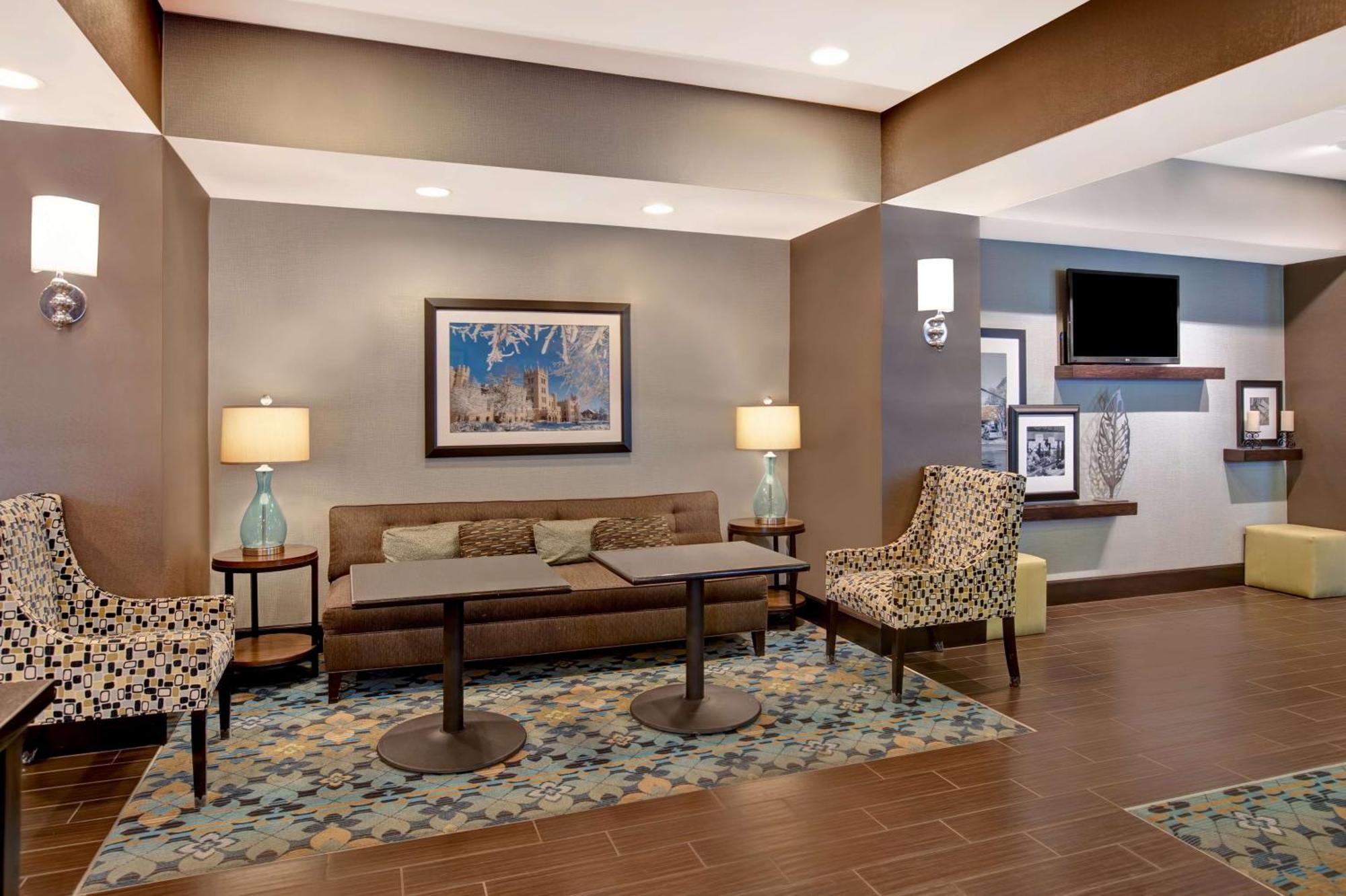 Hampton Inn Dekalb - Near The University Exterior photo
